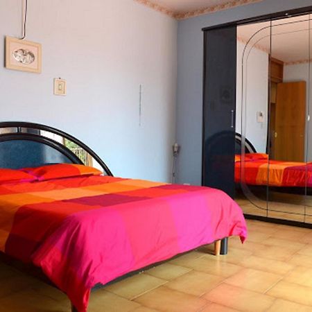 B&B Le Tre Rose Di Maria Pedara Eksteriør billede